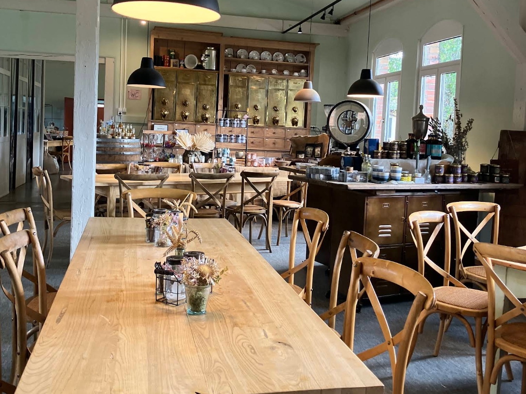 Albgut Café Interieur Vintage-Möbel Manufaktur-Laden Münsingen Schwäbische Alb