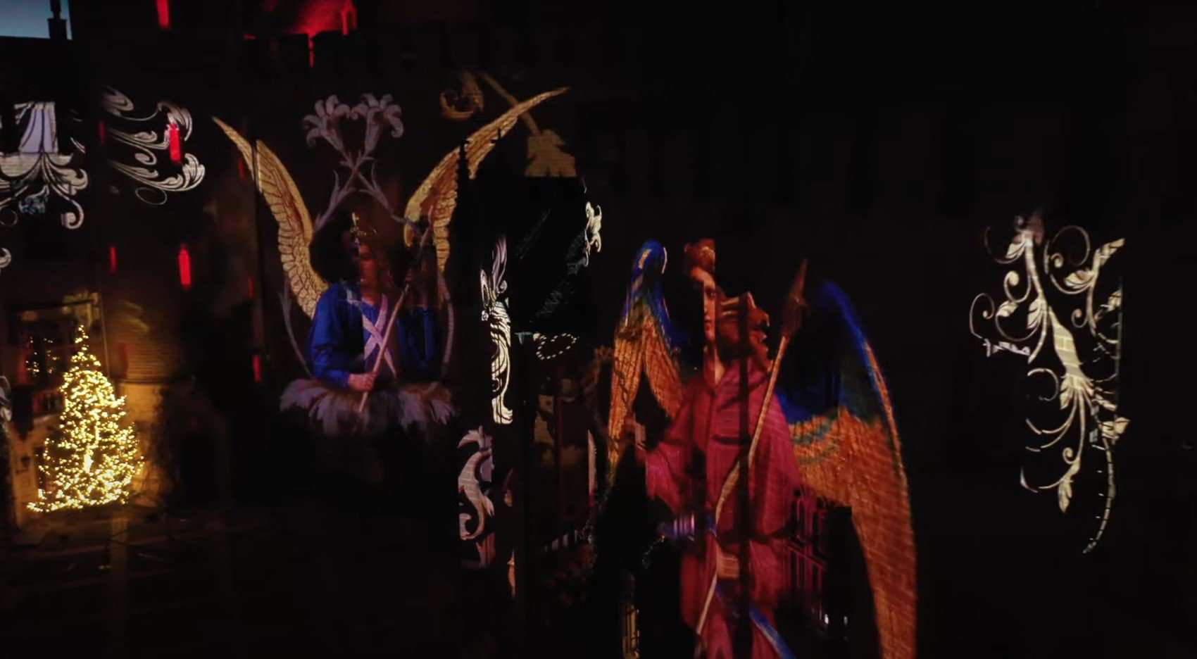 Burg Hohenzollern Winterzauber Schwäbische Alb majestätische Burgfassade illuminiert bei Dämmerung