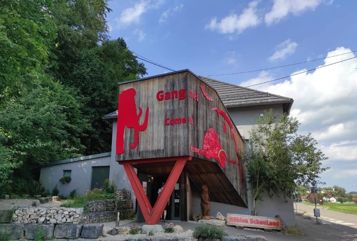 HöhlenSchauLand Museum Schwäbische Alb Außenansicht