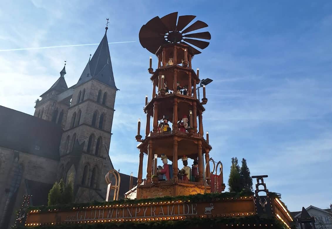 Weihnachtspyramide Esslinger Mittelaltermarkt Stadtkirche Schwäbische Alb