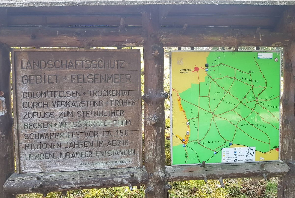 Informationstafel Landschaftsschutzgebiet Felsenmeer Wental mit Wanderkarte