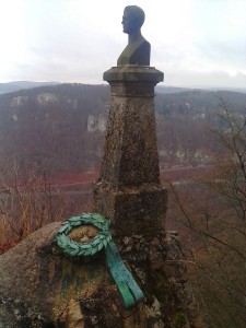 Hauff-Denkmal des Erbauers
