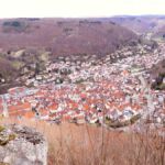 Wunderschöne Aussichten auf Bad Urach und die Umgebung der Schwäbischen Alb bietet der Wanderweg