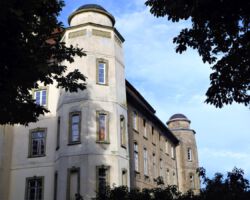 Schloss Hohenstadt von der Seite Schloss Hohenstadt von der Seite