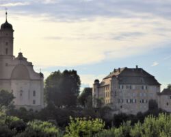 Schloss Hohenstadt mit Kirche Schloss Hohenstadt mit Kirche