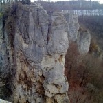 Kletterfelsen vor der Ruine